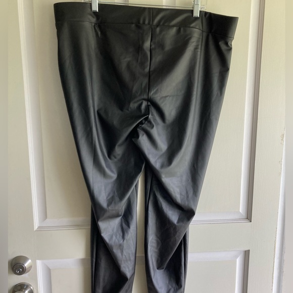 Torrid Black Full Length Signature Waist Faux Leather Legging Size 3X - Picture 12 of 12